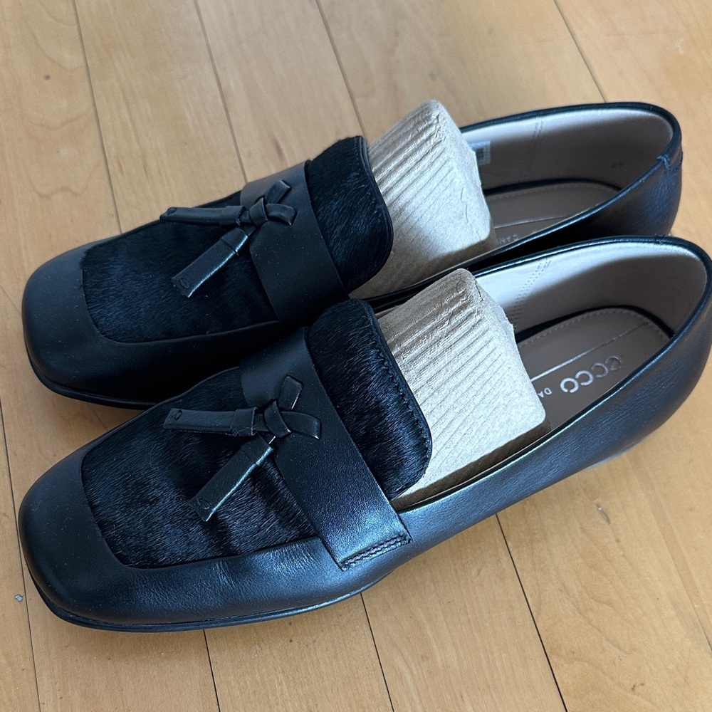 ECCO Black Leather Loafers with Tassel